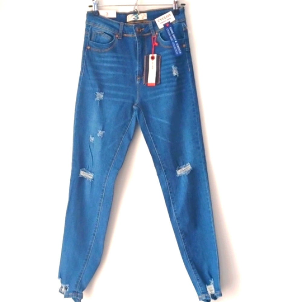 Size 3 distressed denim jeans "Super Soft, Stretch" Skinny Tapered pants College